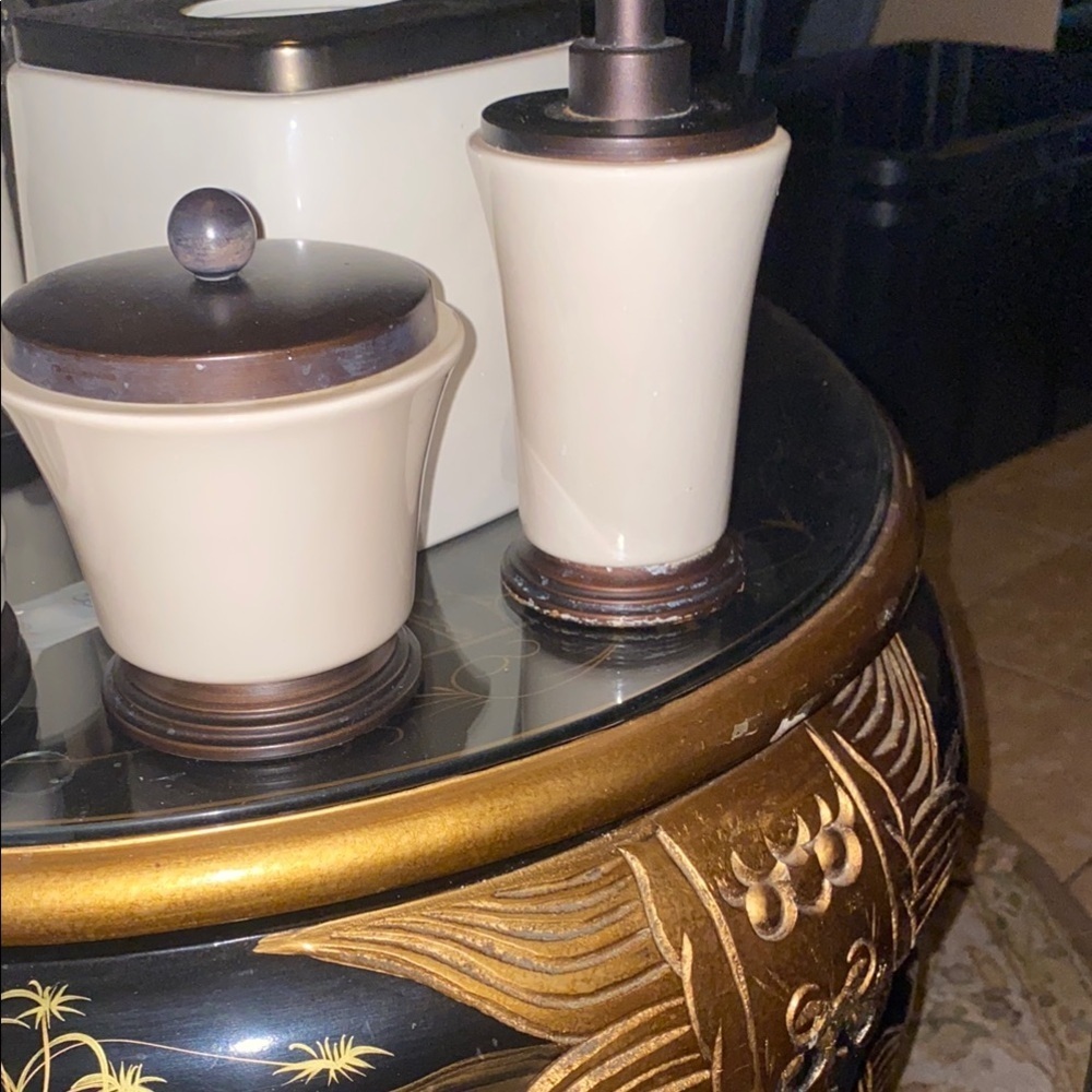 Chic Black and White Bathroom Accessory Set - Picture 8 of 8